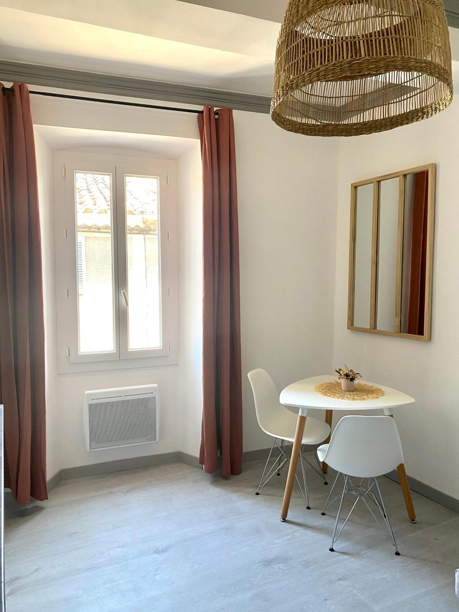 Le Studio En Provence Saint Didier  Exterior photo
